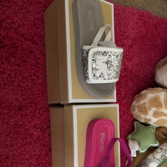 Mk toodler sandals size 10 never worn - Picture 2 of 2